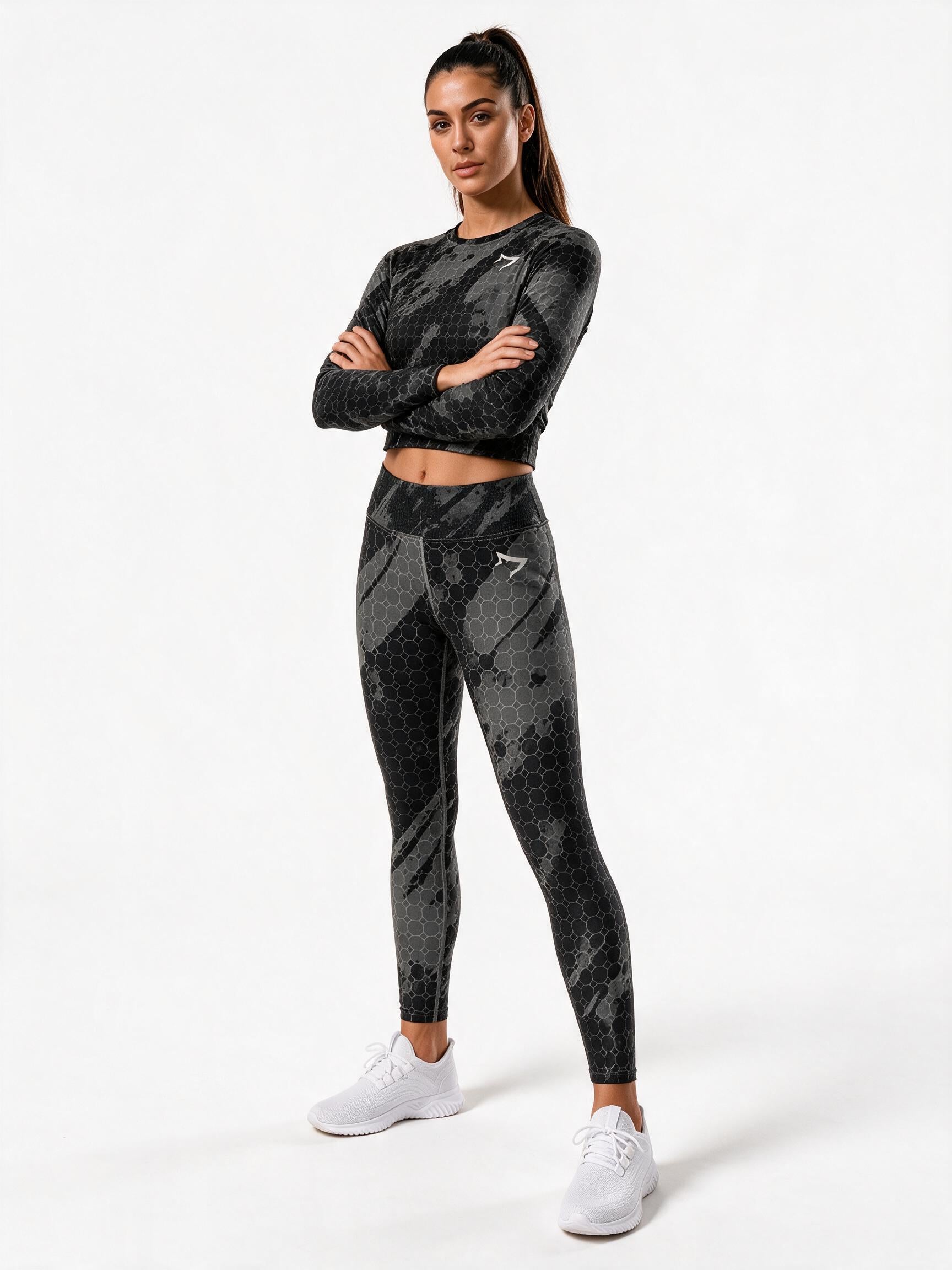 Gymwolves Recycled Long-Sleeve Crop Top — Predator